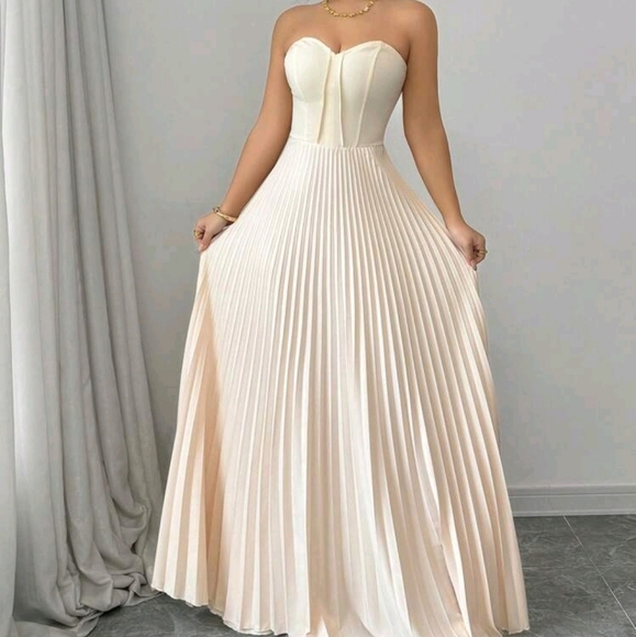 Apricot Strapless Ruched Waist A-Line Pleated Detail Elegant & Romantic Dress - Picture 4 of 6